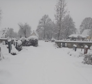 SchneeFriedhof