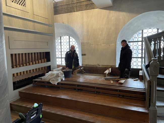 Rückbau Chorpodest rechts von der Orgel 